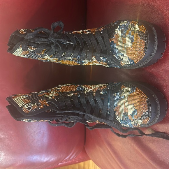 Steve Madden sequence boots unzips from the back - Picture 1 of 7